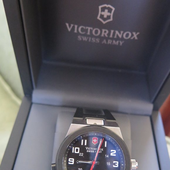 SOLD Victorinox Night Vision Men's Watch - Picture 3 of 8